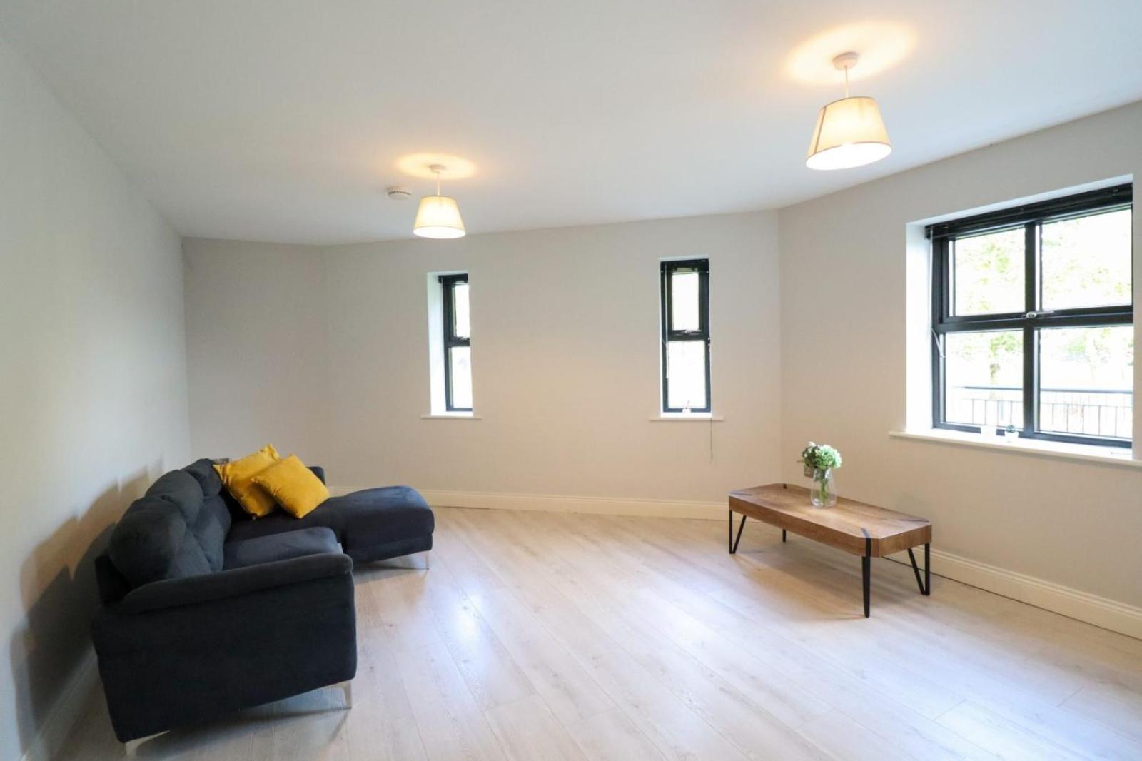 Inviting 2-bed In