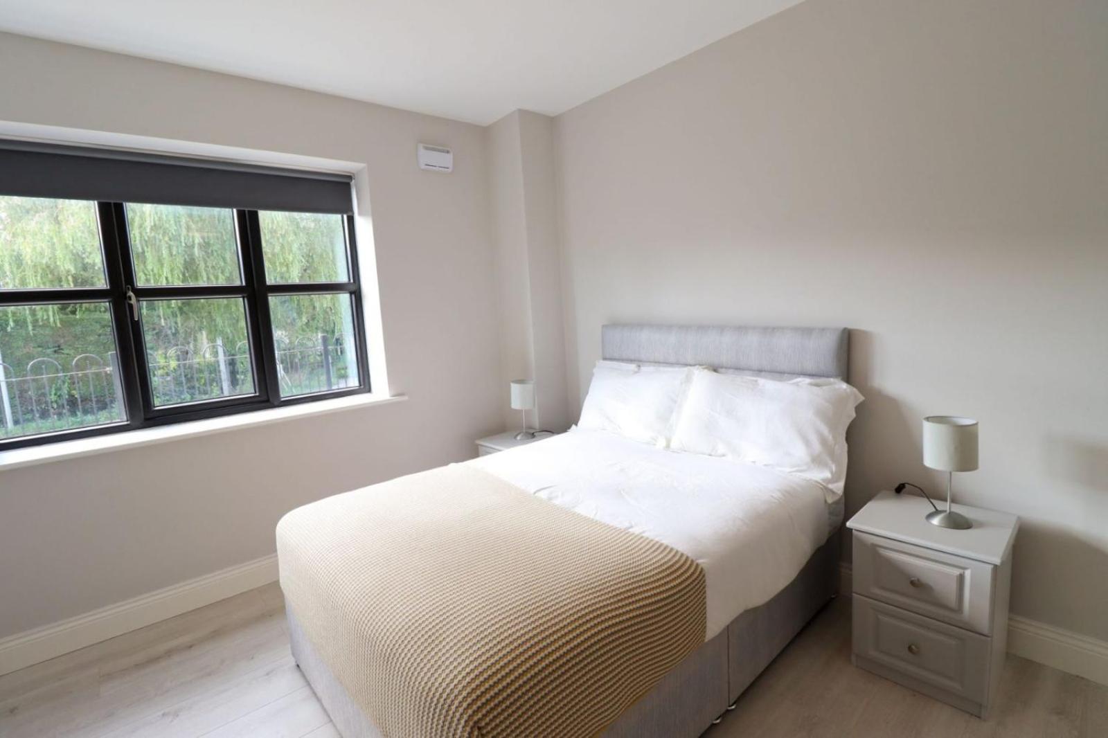 Inviting 2-bed In Apartment *